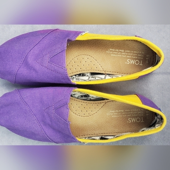 TOMS Collegiate Purple & Yellow Slip On ECU or LSU Fans Size 8.5W - Picture 10 of 11
